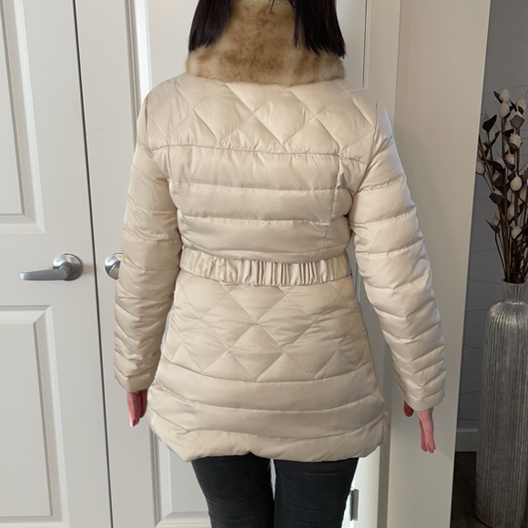 Super cute and warm winter jacket. Feathers down and has removable mink collar. - Picture 2 of 3
